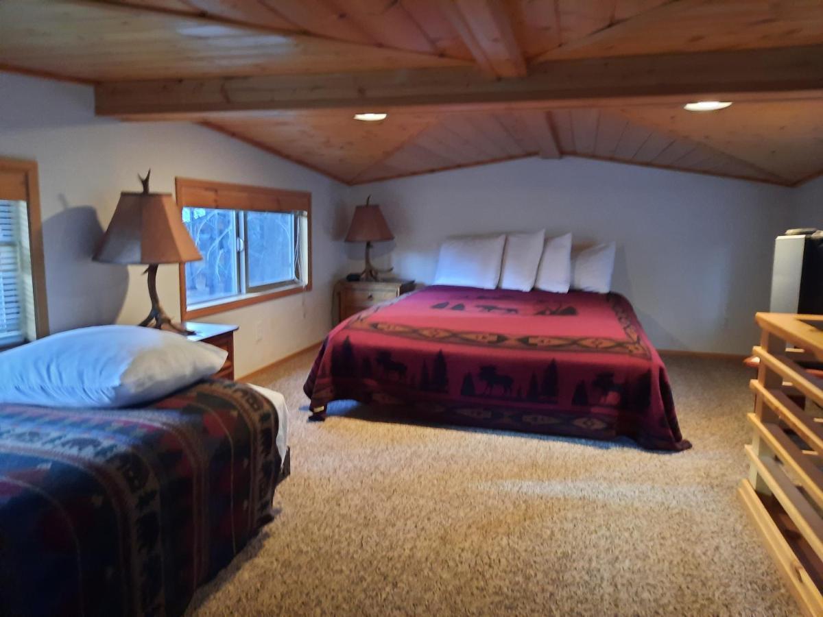 Willamette Pass Inn & Chalets Odell Lake エクステリア 写真